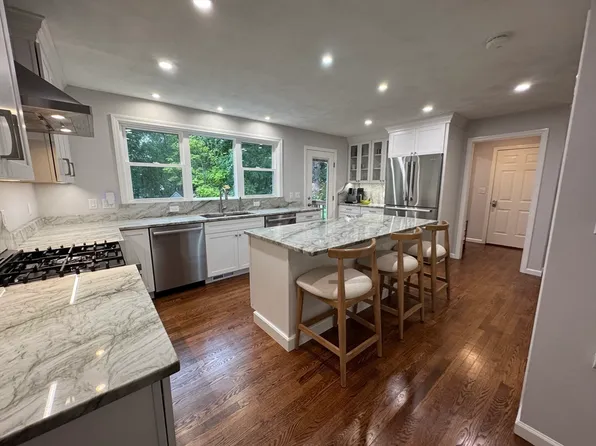 112 Burlington St, Woburn, MA 01801