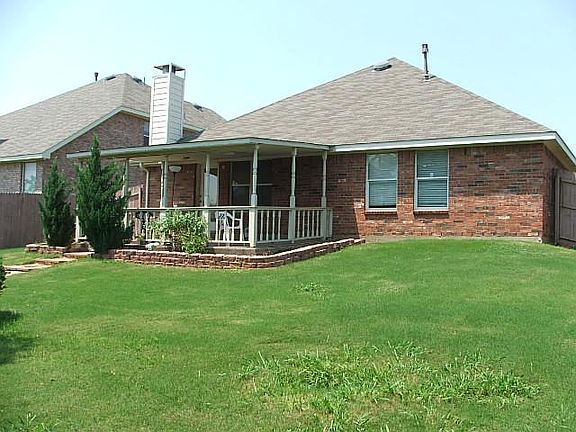 2nd image of 1113 Oakridge Dr
