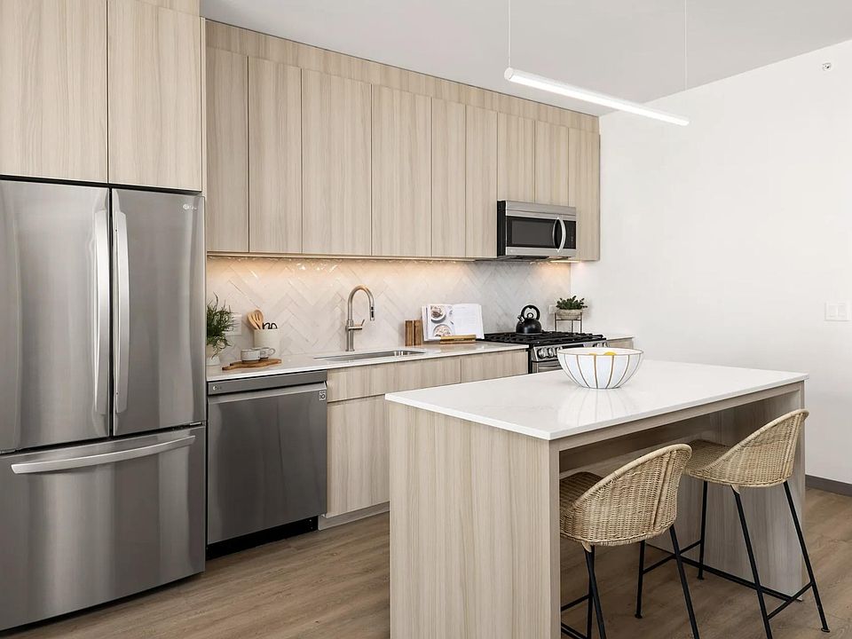1st image of 511 S Damen Ave #1315