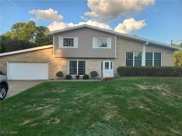 5105 Sampson Dr, Youngstown, OH 44505