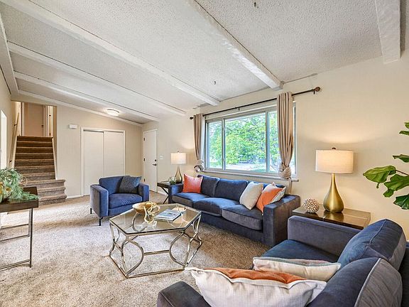 5th image of 4848 Fairlawn Cir