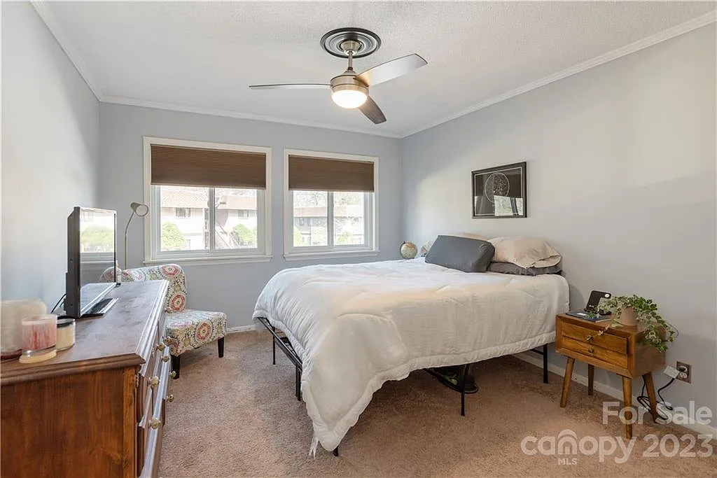 2 bed, 975 sqft, $1,500 — Photo 4