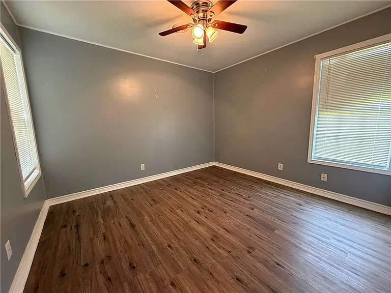 762 Sharon Dr — Photo 6