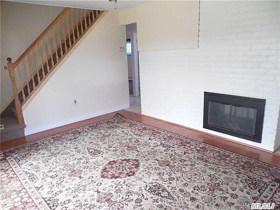 2nd image of 34 Elm Dr W