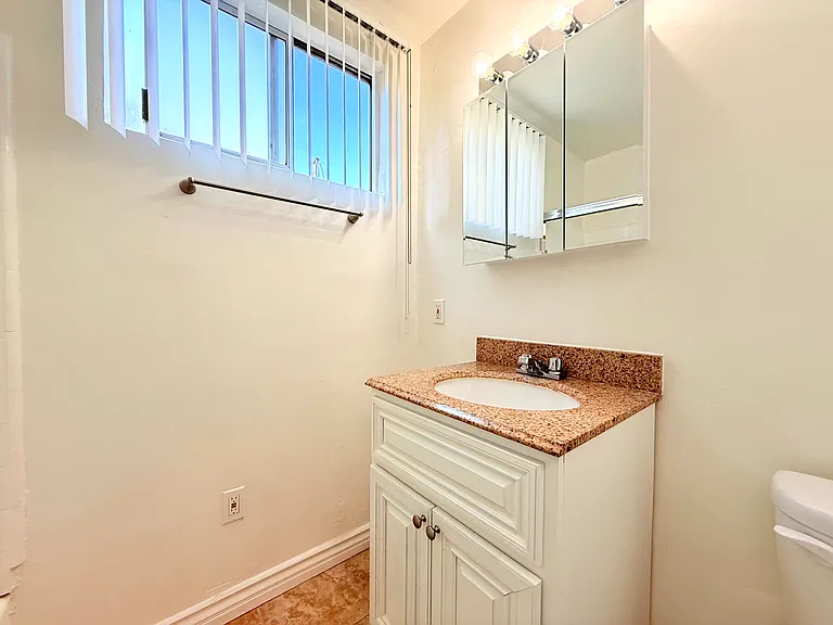 1376 N. Serrano Avenue — Photo 9