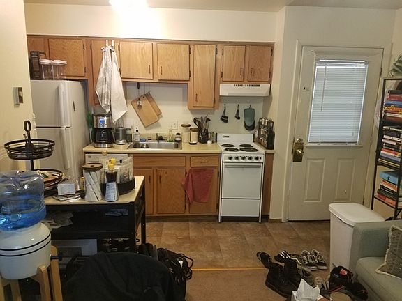 1135 Pennsylvania #1 - kitchen