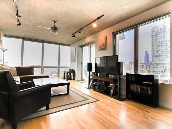 3rd image of 1845 S Michigan Ave Unit 1401