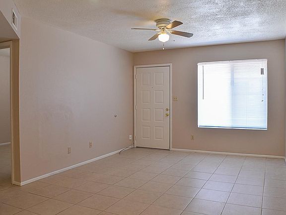 4th image of 703 E Knoll St APT 3