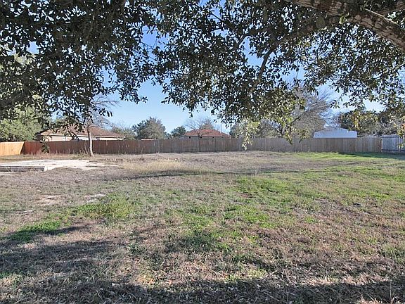 4th image of 6828 N Lakewoods Dr