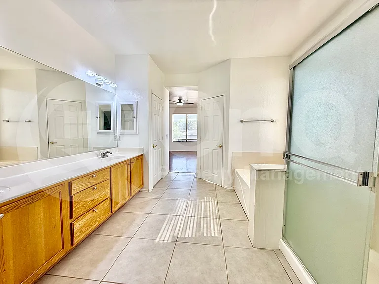 9940 E Medina Ave — Photo 23