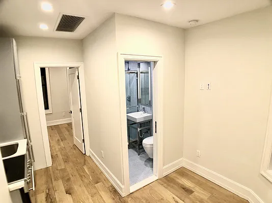 Rented by Bohemia Realty Group | media 9