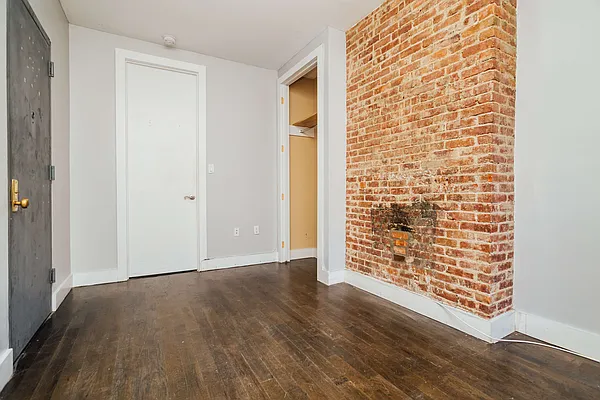 Rented by Nooklyn NYC LLC | media 9