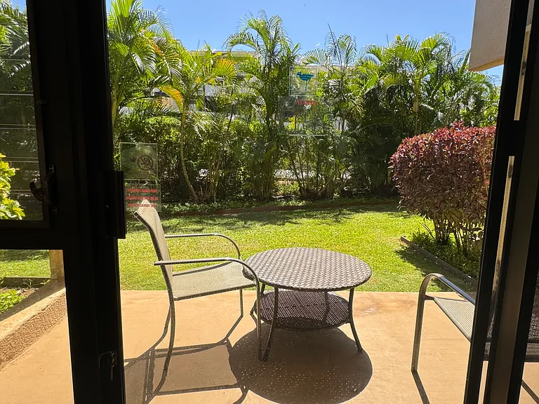 Nice quiet lanai area