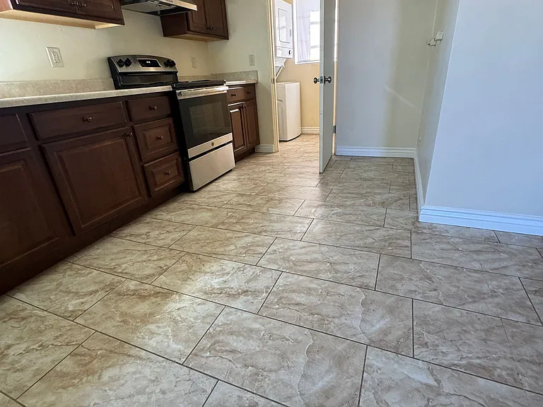 902 S Fremont Ave — Photo 11