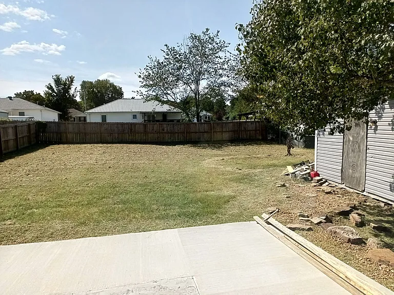 426 Summer Dr — Photo 14