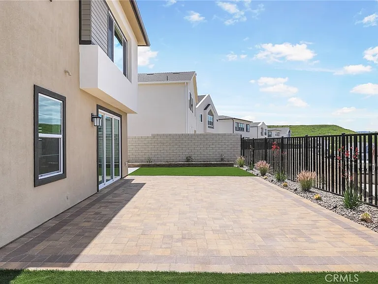 27273 Debut Pl — Photo 2