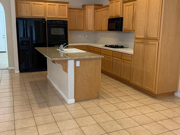 2nd image of 7692 Belle Rose Cir