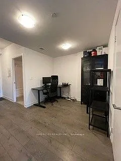 297 College St #820 — Photo 8
