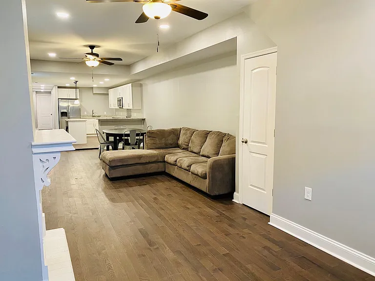126 S Arlington Ave — Photo 5