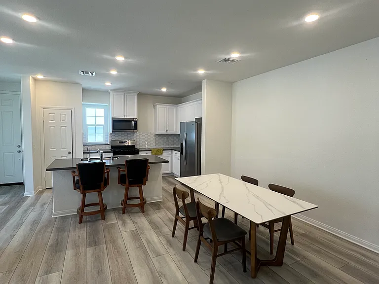 3993 E Carmel Privado — Photo 15