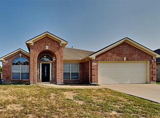 1009 Angel Fire Ln, Arlington, TX 76001