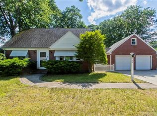 104 Suffield St, Windsor Locks, CT 06096