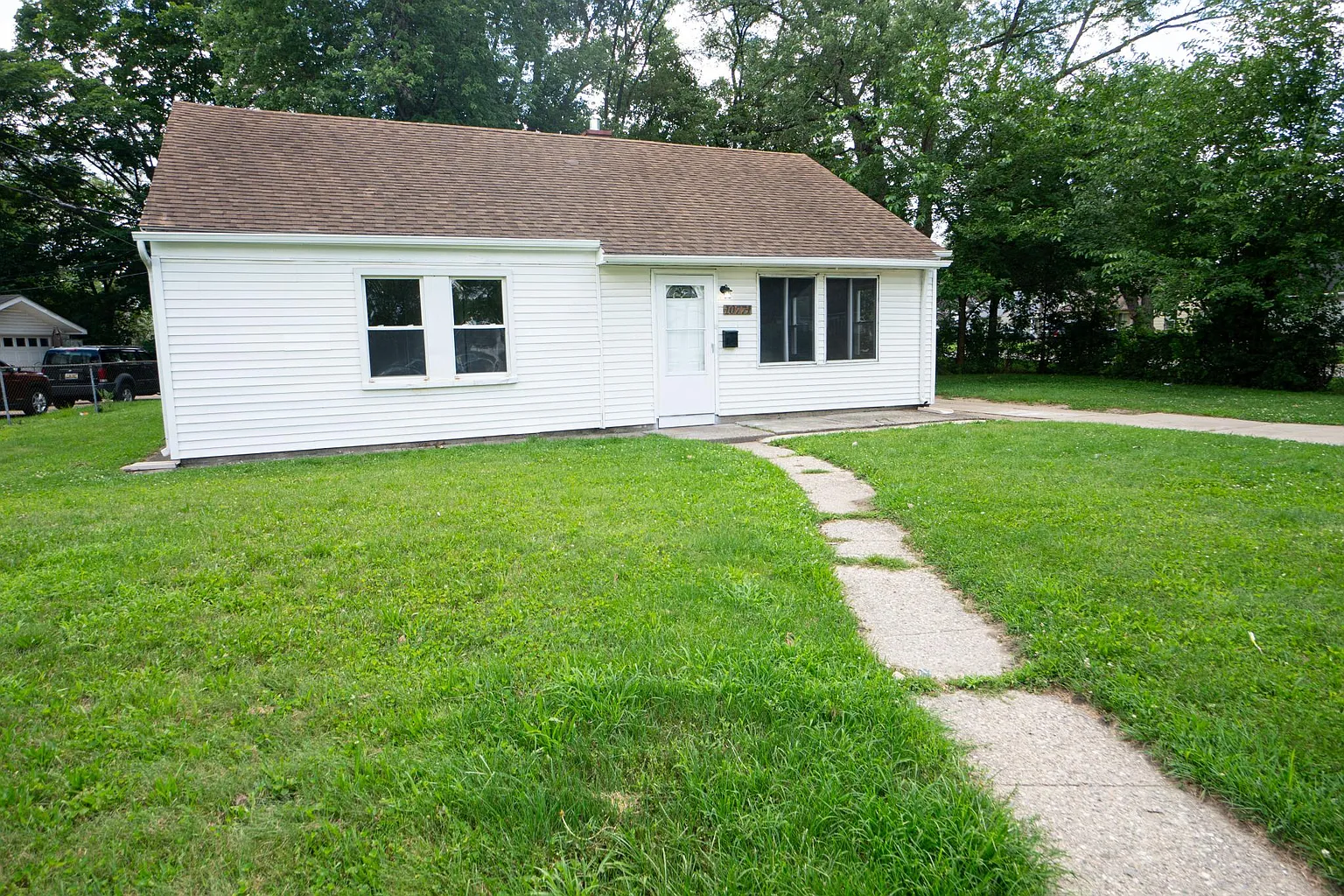 10771 Troy Ave photo 1