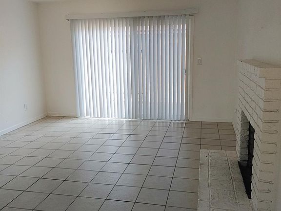4th image of 2502 Rose Ave