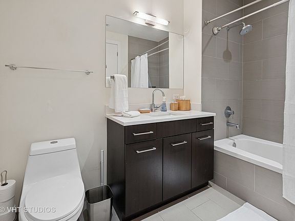 3rd image of 1800 W Grace St APT 523