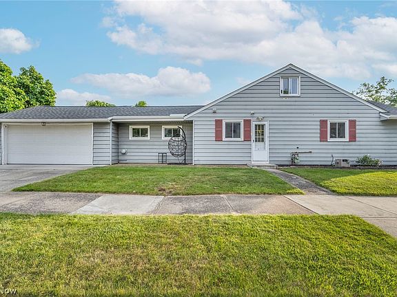 3rd image of 32228 Glen Arden Dr