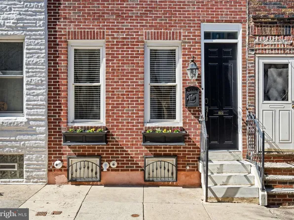 802 N Bambrey St, Philadelphia, PA 19130