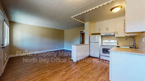 555 Dexter St Photo 1