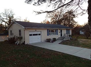 307 W 4th Street Cir, Carrollton, MO 64633