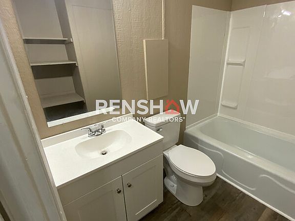 5th image of 105 W College St APT 1