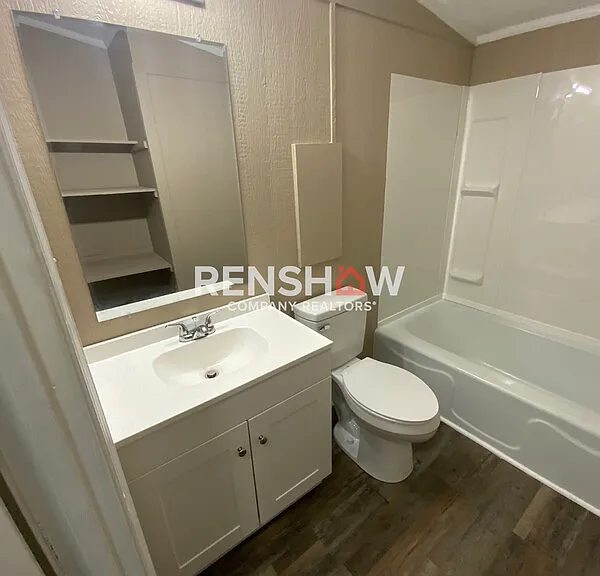 105 W College St #1 — Photo 5