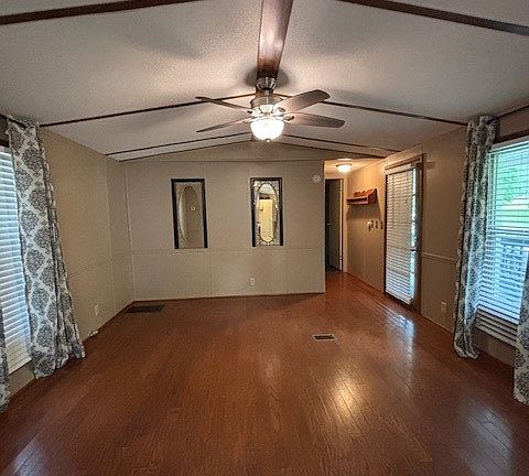 5th image of 13014 Longview Est
