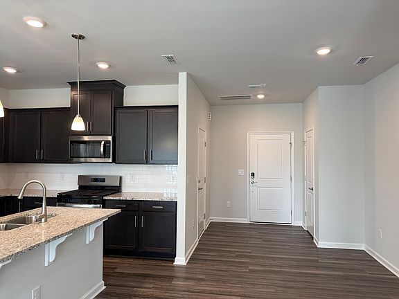 2nd image of 902 Plum Creek Pl