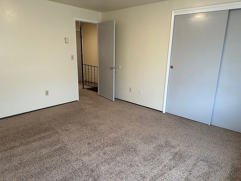 Dallas Triplex — Photo 13