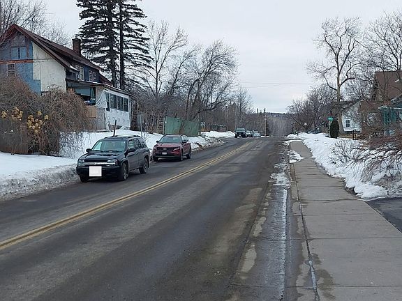 4th image of 10 Riverside Dr