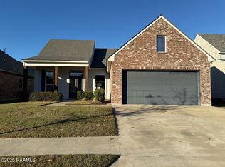211 Treescape Dr, Lafayette, LA 70508