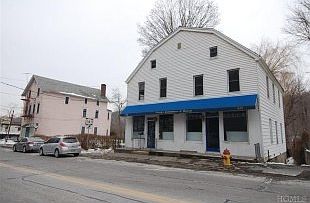 2nd image of 423 Commerce St