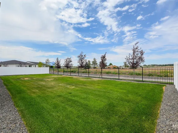 8558 S Silver Smog Way, Meridian, ID 83642