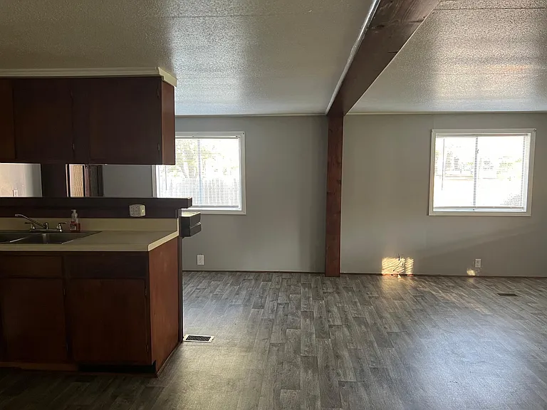 108 Grafton Dr — Photo 9