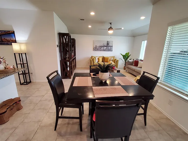 22607 Castello Lakes Dr — Photo 14