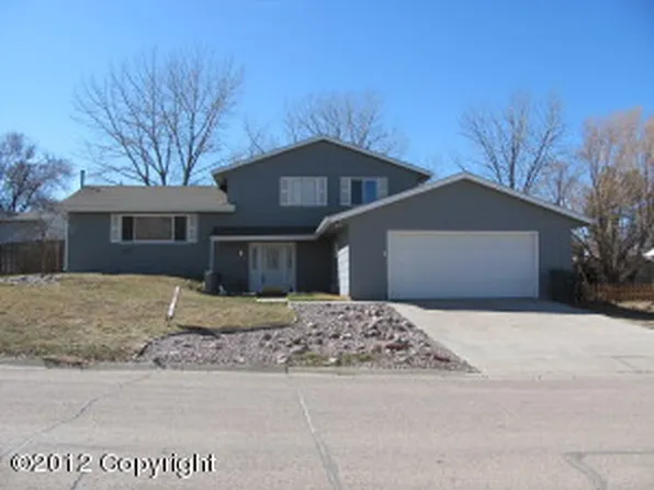 11 Independence Dr, Gillette, WY 82716