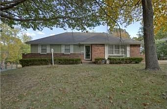 2nd image of 5605 Manning Ave