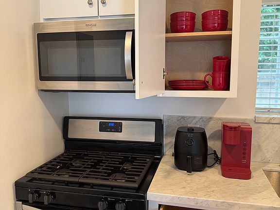 5th image of 1248 9th St Unit 9