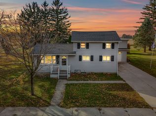220 Wesley St, Reading, MI 49274