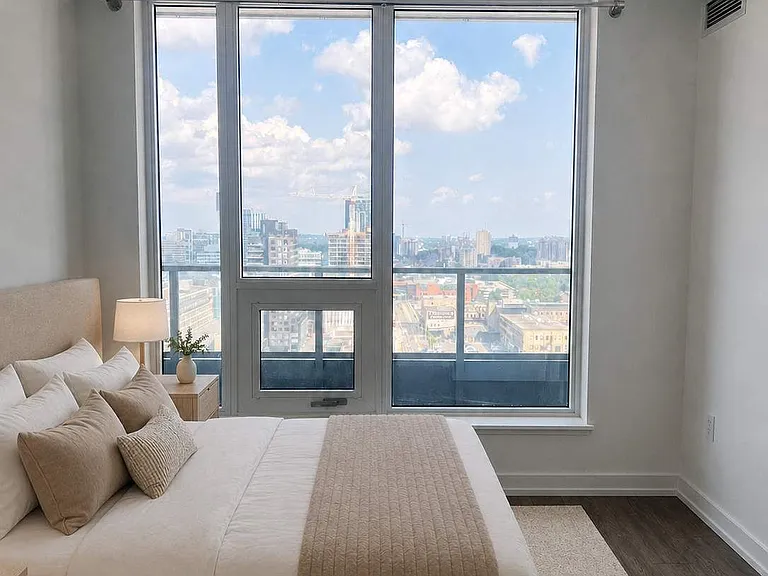 15 Wellington St S #1804 — Photo 3