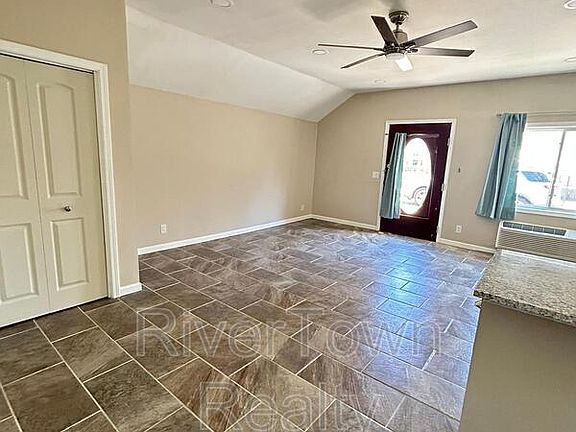 3rd image of 215 N Bellevue Blvd